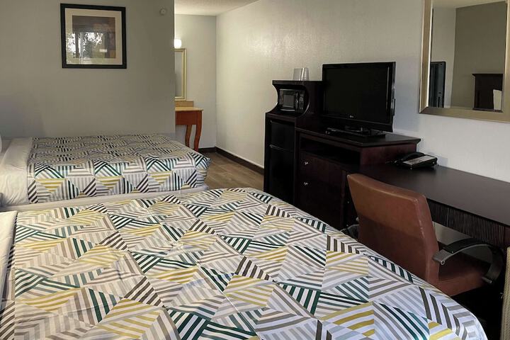 Room 10 of 13