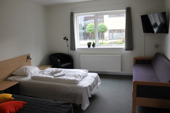 Room 9 of 66