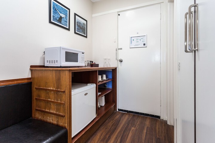 Room 17 of 49