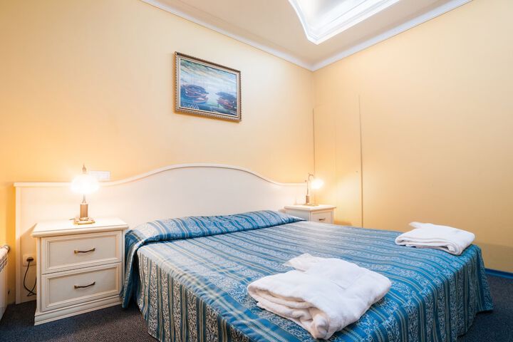 Room 5 of 30