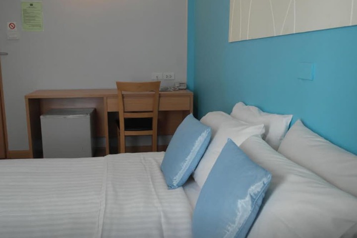 Room 5 of 68
