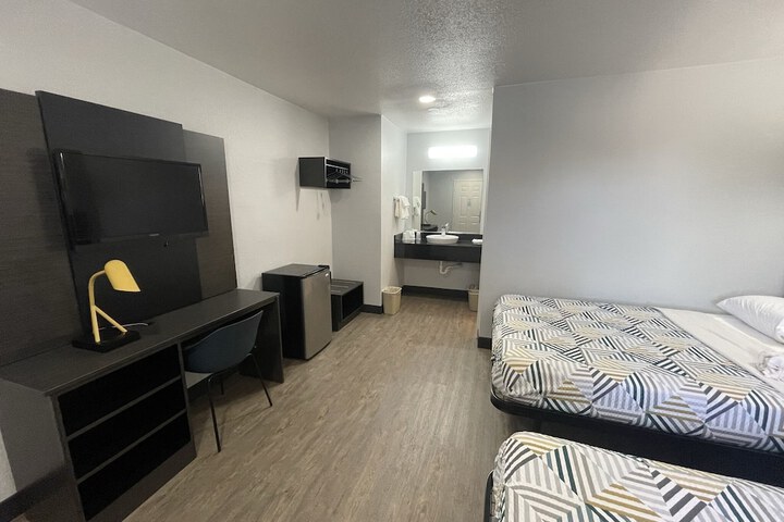 2 Double Beds (29 of 29)