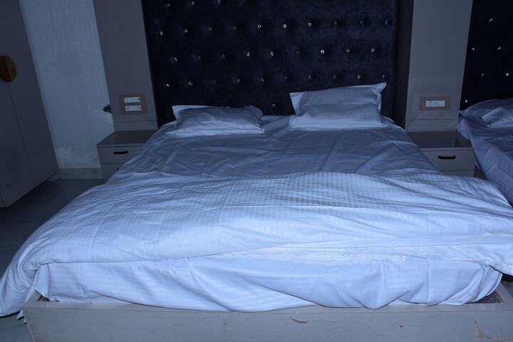 Room 5 of 28