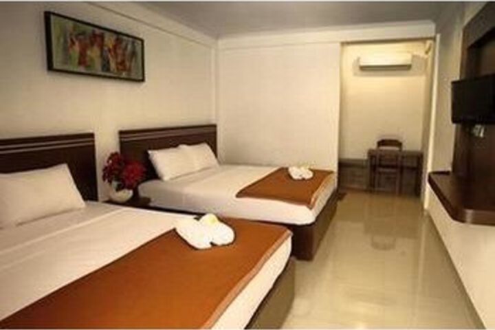 Room 10 of 20