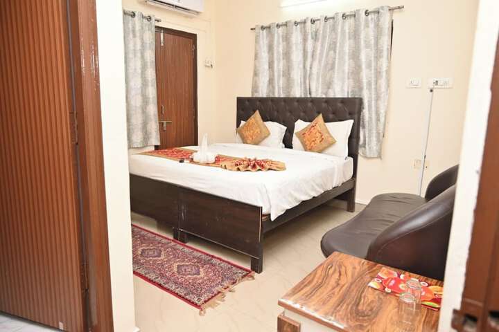 Room 28 of 39