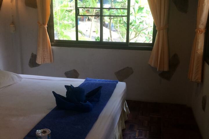Room 8 of 139