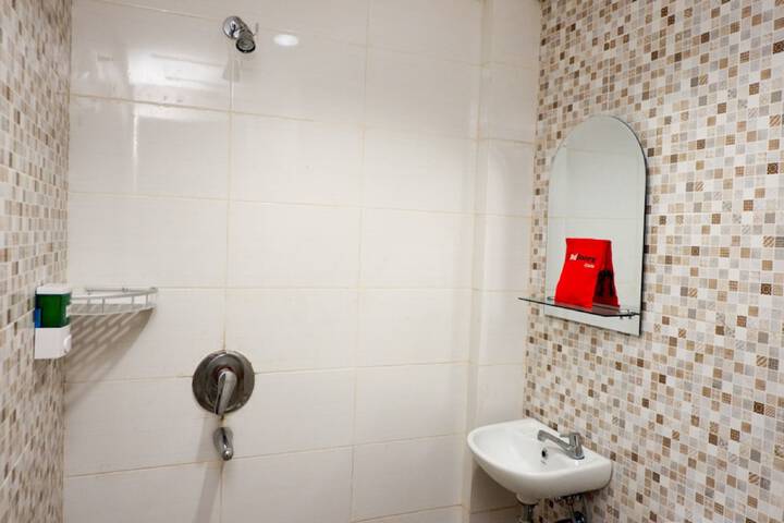Room 9 of 11
