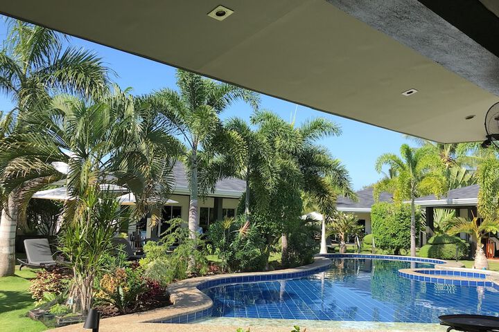 Pool 16 of 42