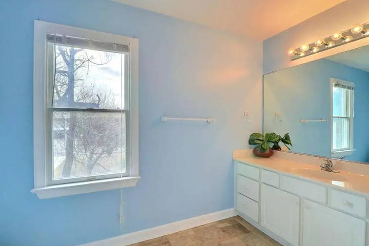 Room 8 of 22