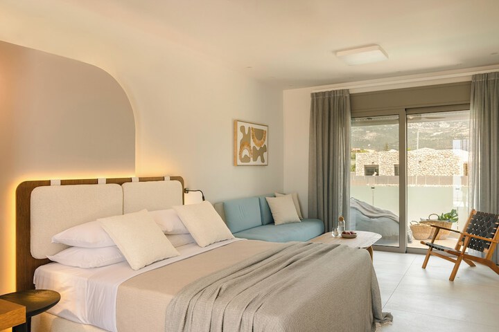 Room 43 of 214