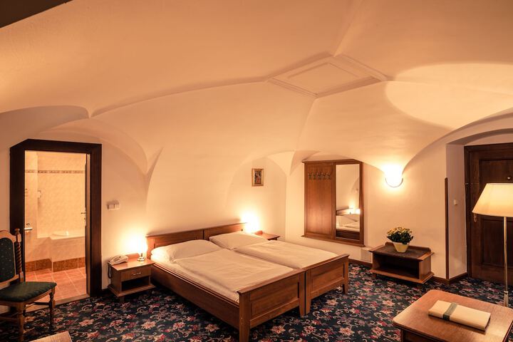 Room 15 of 65