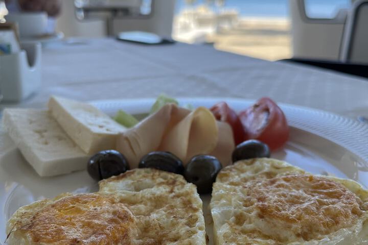 Breakfast/Coffee Service 148 of 164
