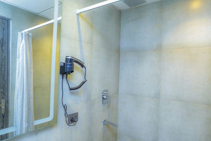 Room 43 of 67