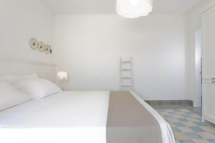 Room 5 of 105