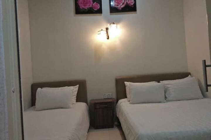 Room 7 of 48