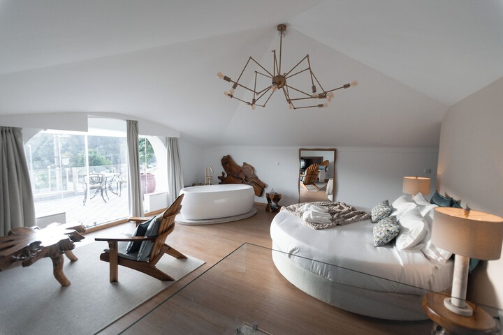 Room 5 of 74