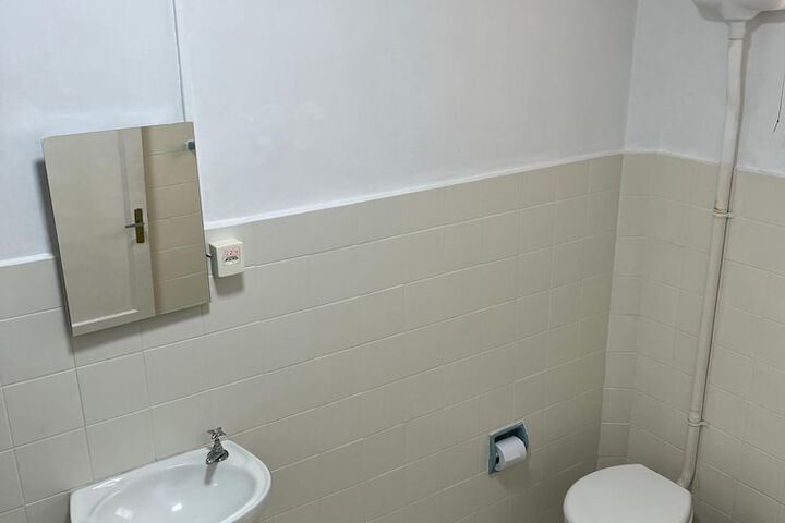 Room 61 of 68