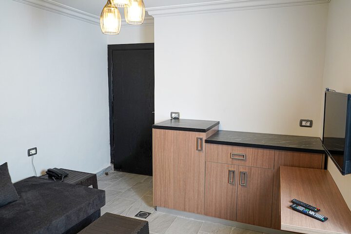 Room 6 of 32