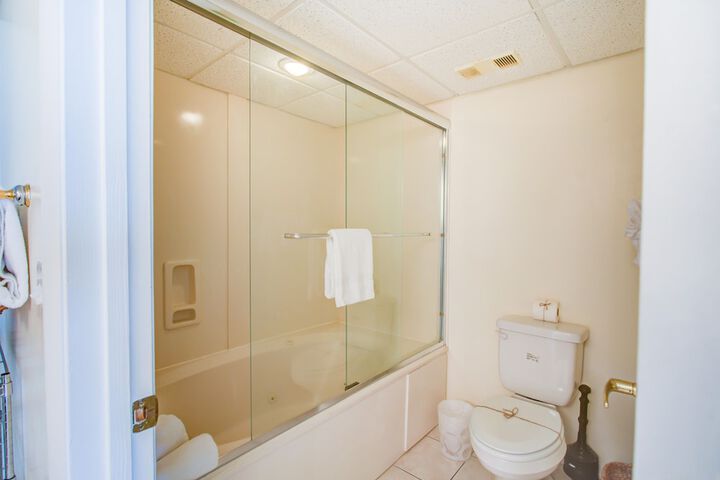 Room 25 of 46