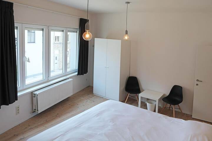 Room 28 of 67