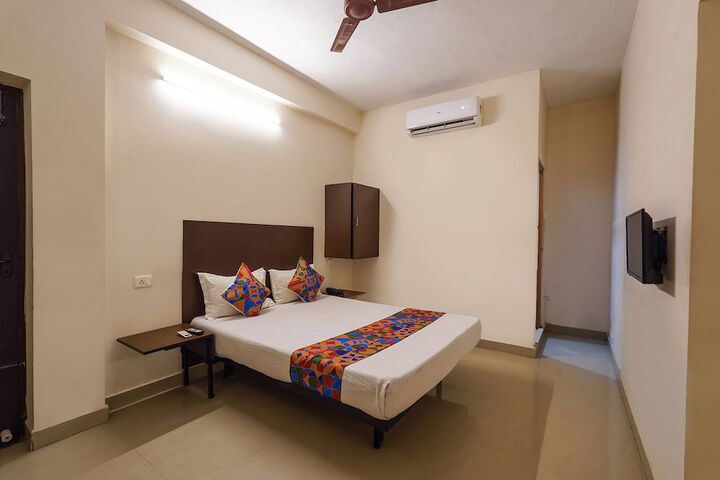 Room 11 of 23