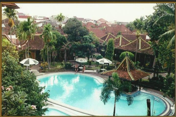 Pools & Facilities