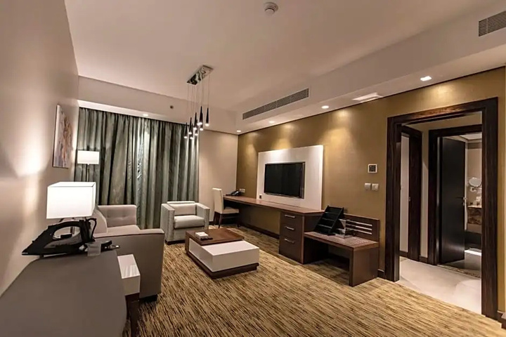 Room 5 of 17
