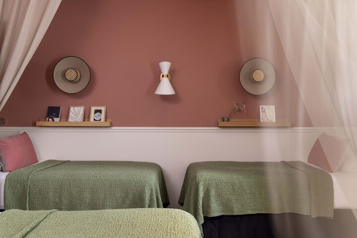 Room 17 of 52