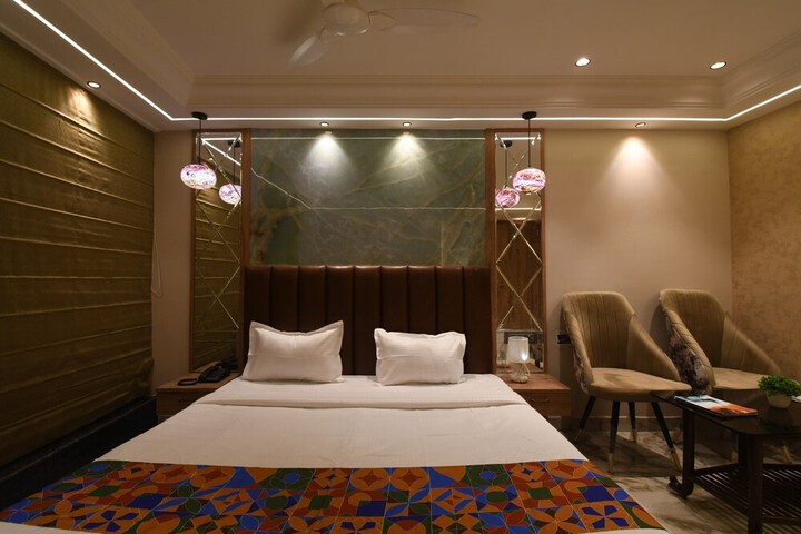 Room 8 of 20