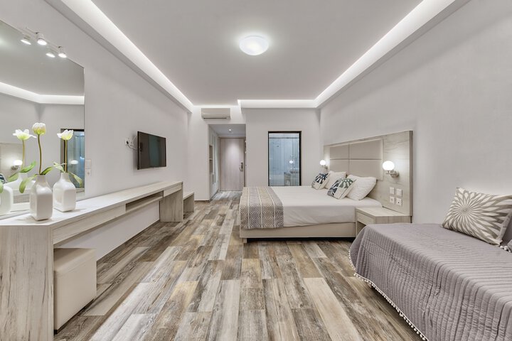 Room 8 of 25