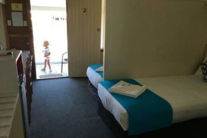 Room 12 of 71