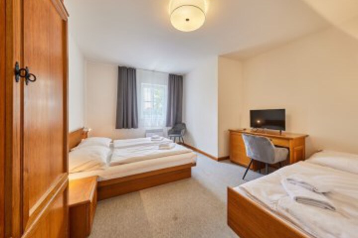 Room 17 of 74