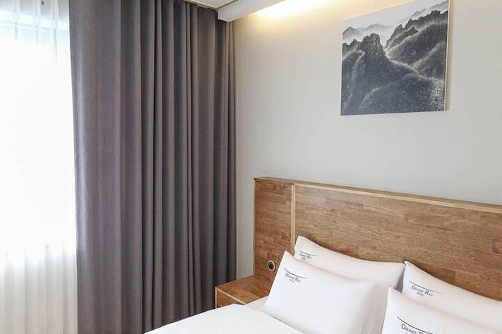 Room 40 of 92