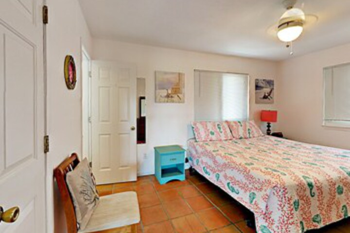 Room 27 of 32