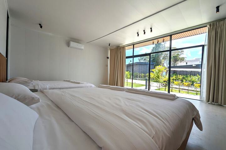 Room 6 of 36