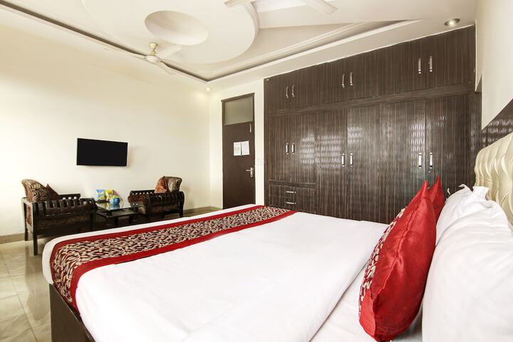 Room 17 of 52