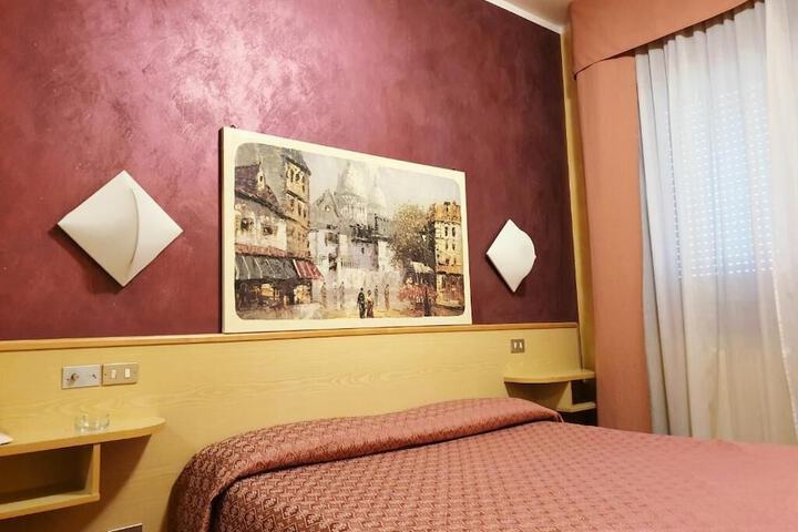 Room 14 of 46