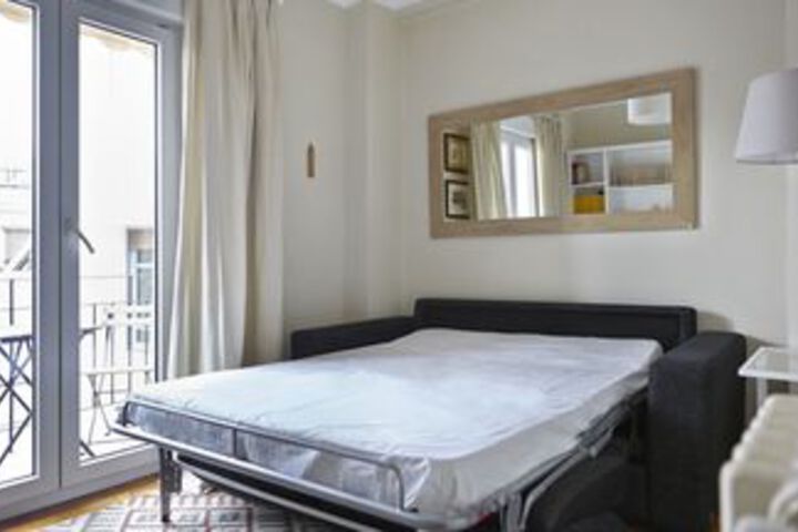 Room 8 of 10