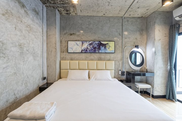 Room 13 of 39