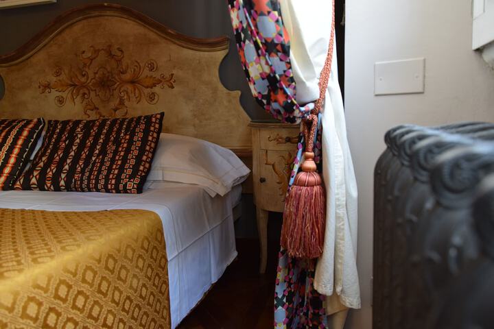 Room 12 of 70