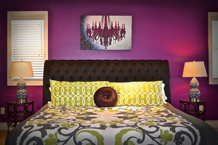 Room 8 of 82