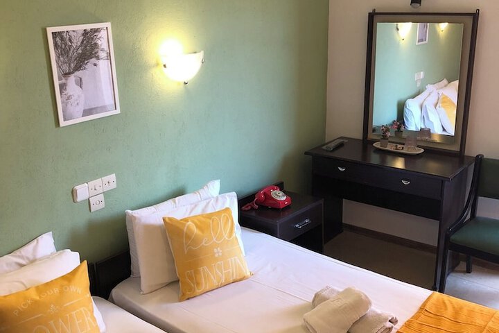 Room 18 of 38