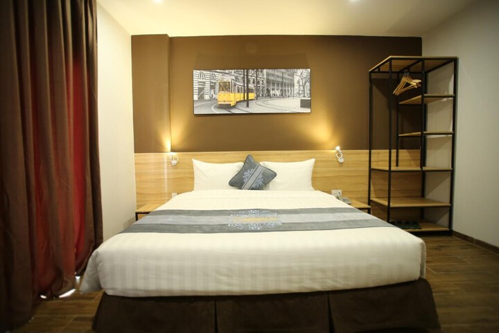 Room 22 of 49