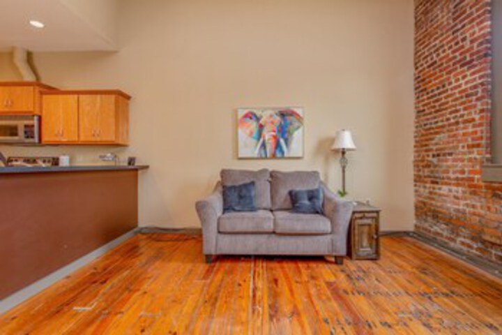Room 10 of 25