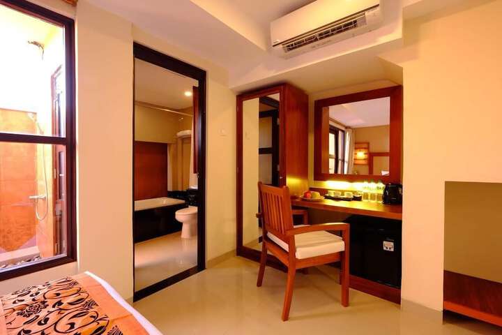 Room 19 of 77