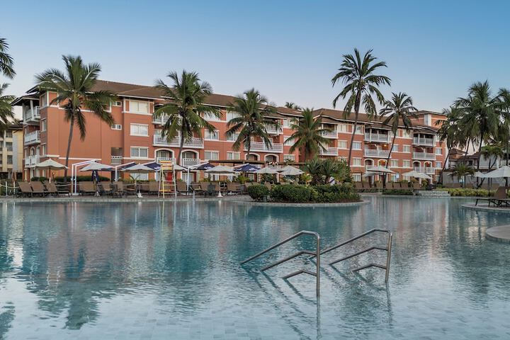 Hotel with Pool