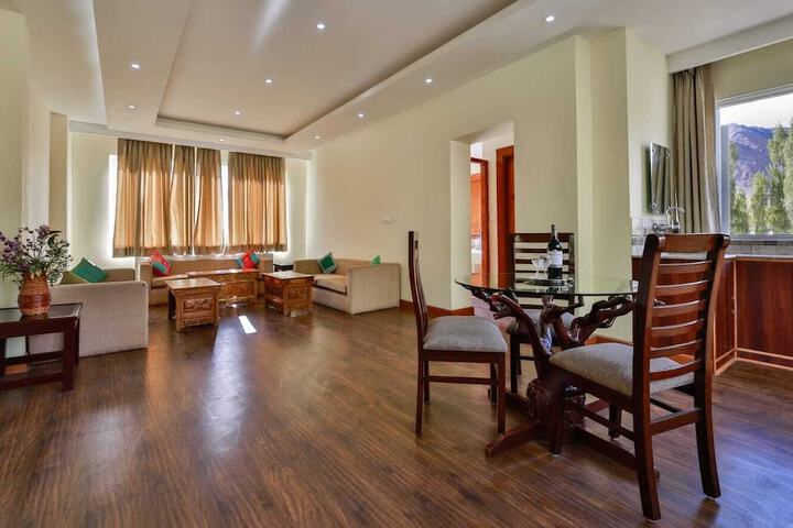 Room 2 of 30