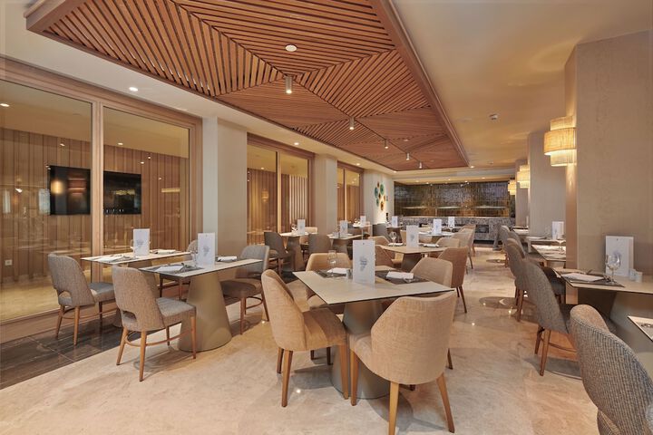 Dining 59 of 87