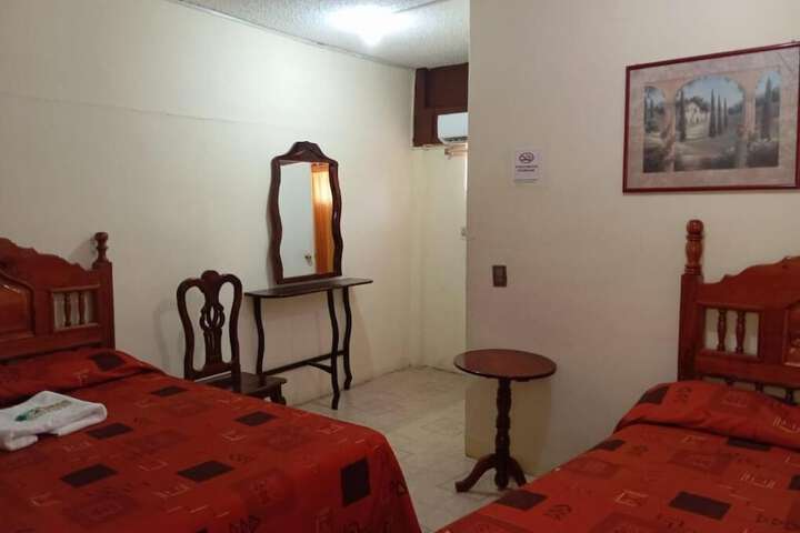 Room 9 of 13