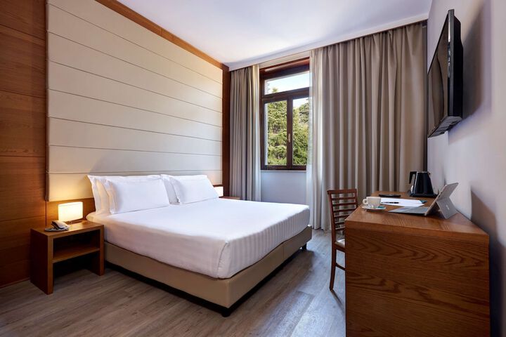 Room 20 of 74
